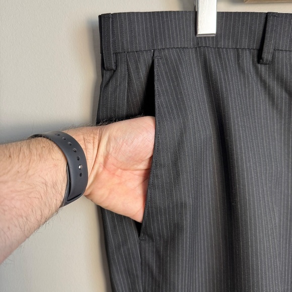 Haggar Men's Pin Striped Business Dress Trouser Pant Black Size May‎ Be Altered - Picture 4 of 12